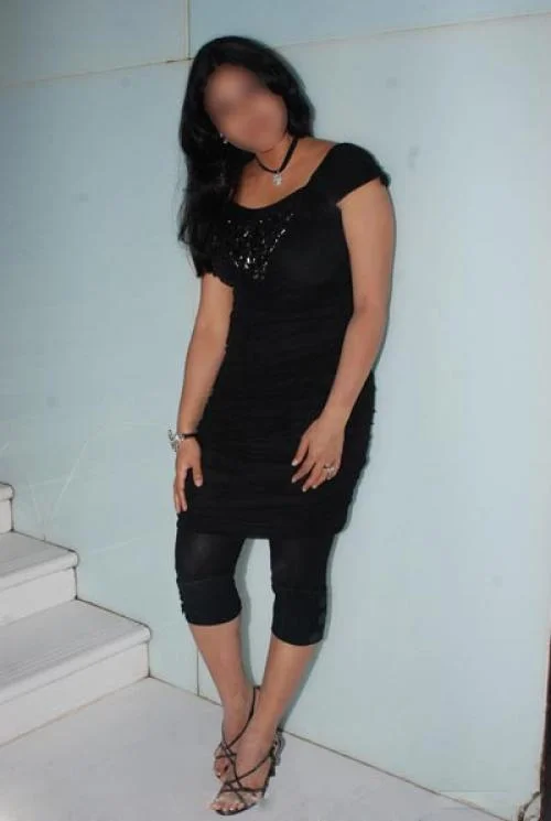 Call Girls Amausi Airport